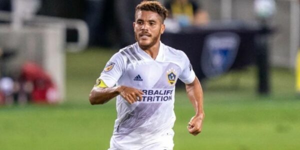 Jonathan Dos Santos tới Việt Nam